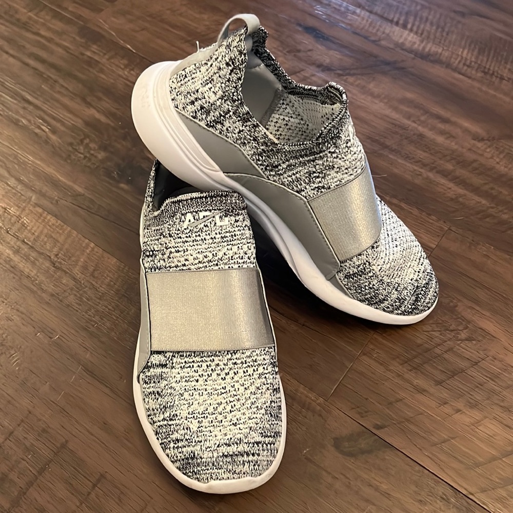 APL Kids Sneakers in Black and Gray